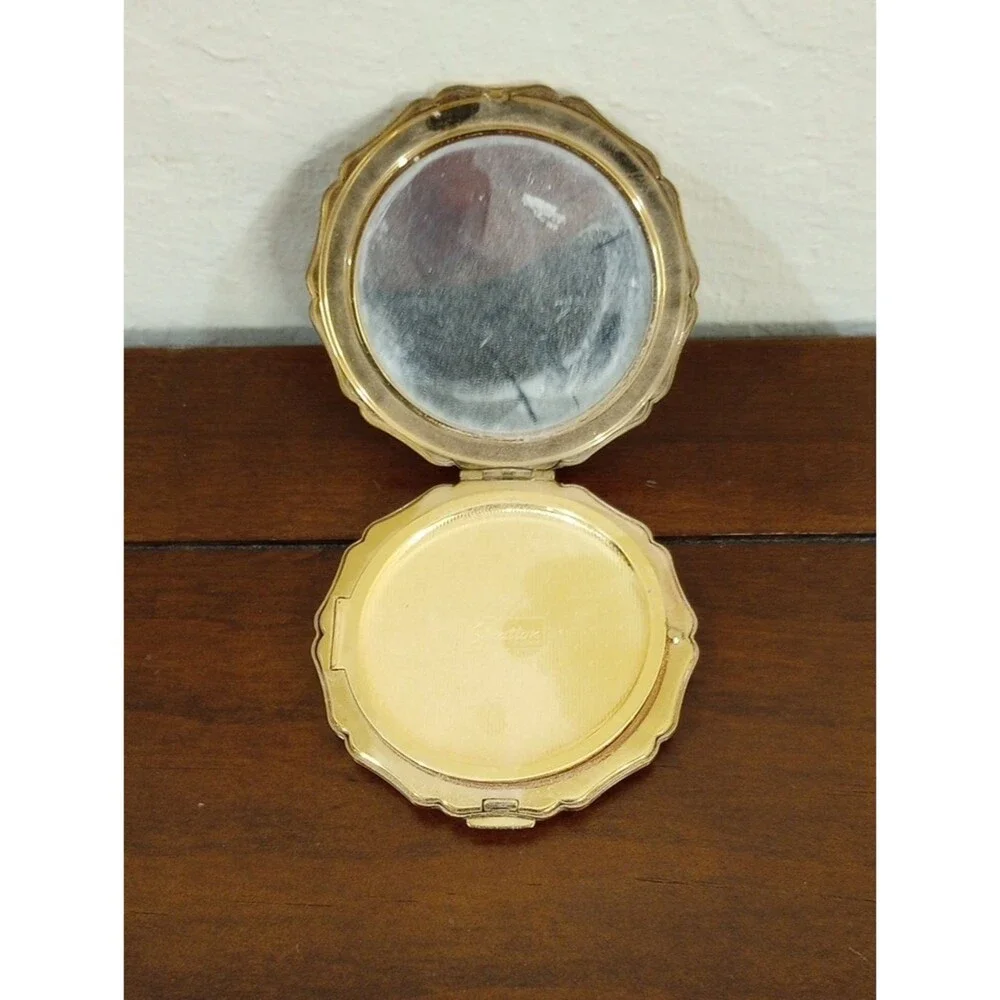 Stratton England Sweet Pea White Floral Powder Compact - Vintage!